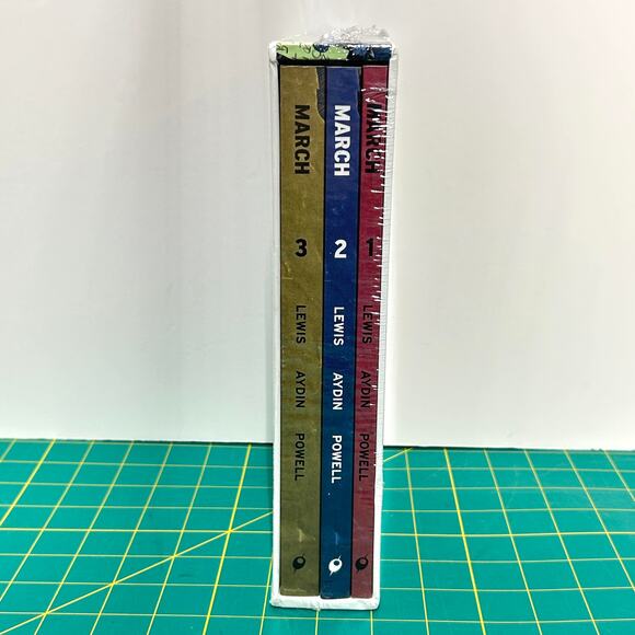 March Trilogy Slipcase John Lewis Civil Rights Graphic Novel Pbk Set 2016 NEW - Picture 13 of 13